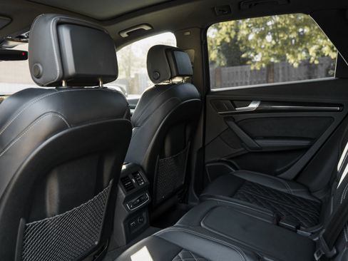 Used 2024 Audi SQ5 Prestige w/ Prestige Package image 27