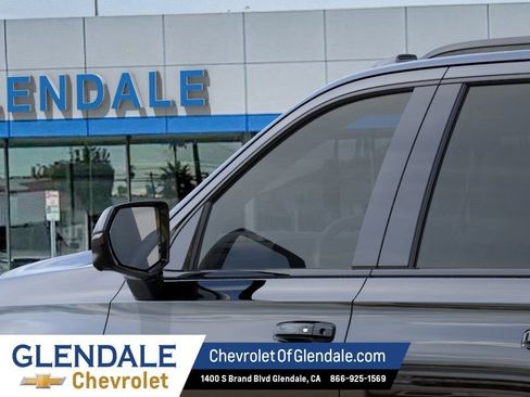New 2026 Chevrolet Suburban RST RWD image 12