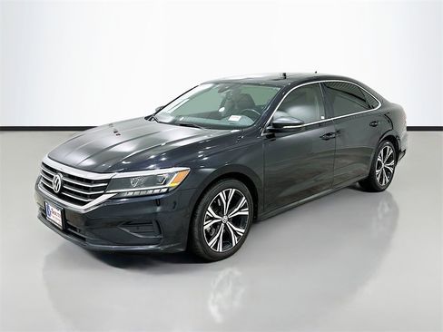 Used 2020 Volkswagen Passat 2.0T SEL image 3