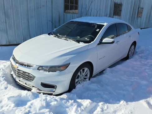 Used 2017 Chevrolet Malibu LT w/ Leather Package image 3