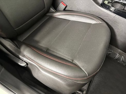 Used 2024 Chevrolet Trax RS FWD image 29