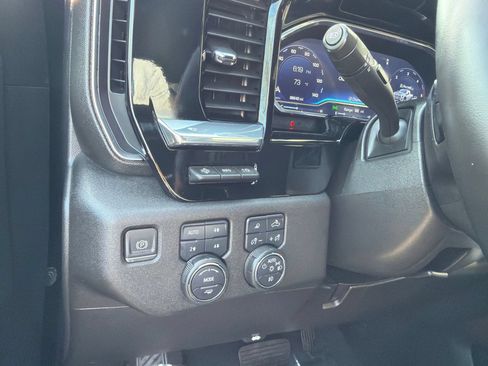Used 2024 Chevrolet Silverado 2500 High Country w/ Technology Package AWD/4WD image 30