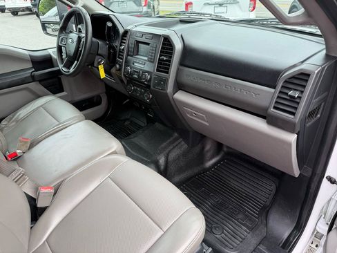 Used 2017 Ford F250 XL w/ Power Equipment Group RWD image 19
