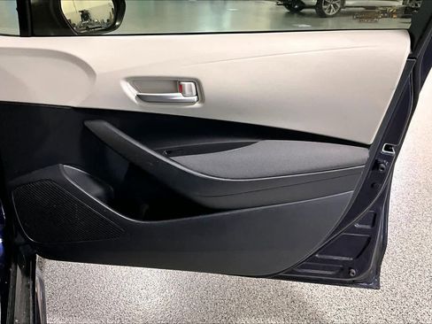 Used 2020 Toyota Corolla LE image 19