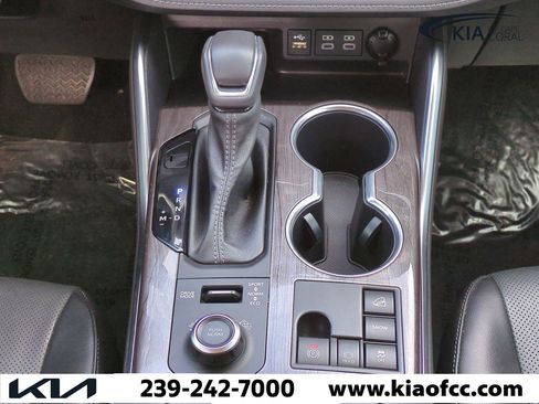 Used 2023 Toyota Highlander LE image 19