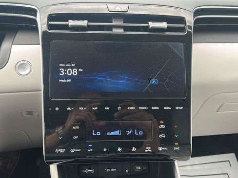 Certified 2024 Hyundai Tucson Limited AWD/4WD image 24