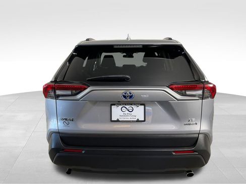 Used 2022 Toyota RAV4 LE AWD/4WD image 8