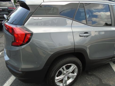 Used 2021 GMC Terrain SLE w/ Driver Convenience Package AWD/4WD image 14