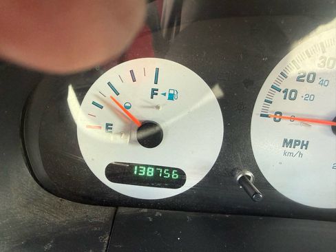 Used 2002 Dodge Caravan SE FWD image 7