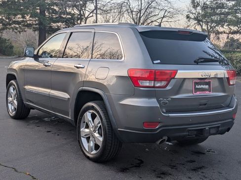 Used 2011 Jeep Grand Cherokee Overland Summit image 8
