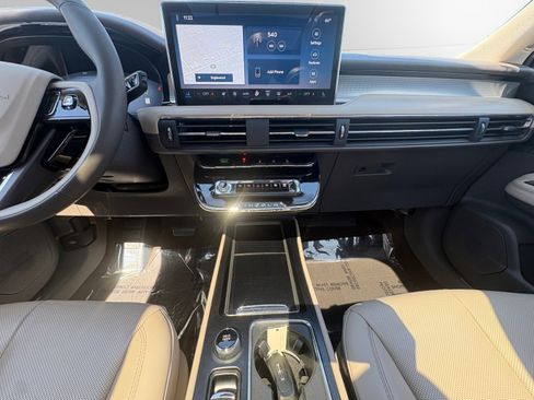 Used 2023 Lincoln Corsair AWD w/ Equipment Group 101A image 9