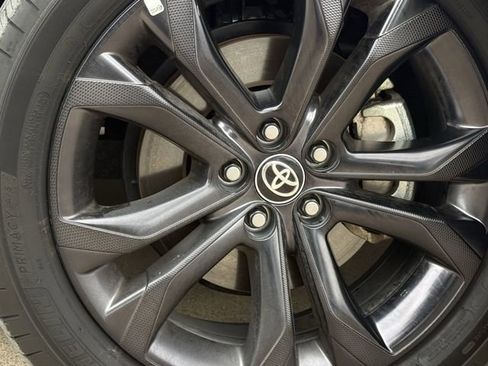 Used 2025 Toyota Sienna XSE FWD image 10