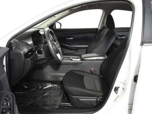 Certified 2022 Nissan Sentra SV w/ Trunk Package FWD image 11
