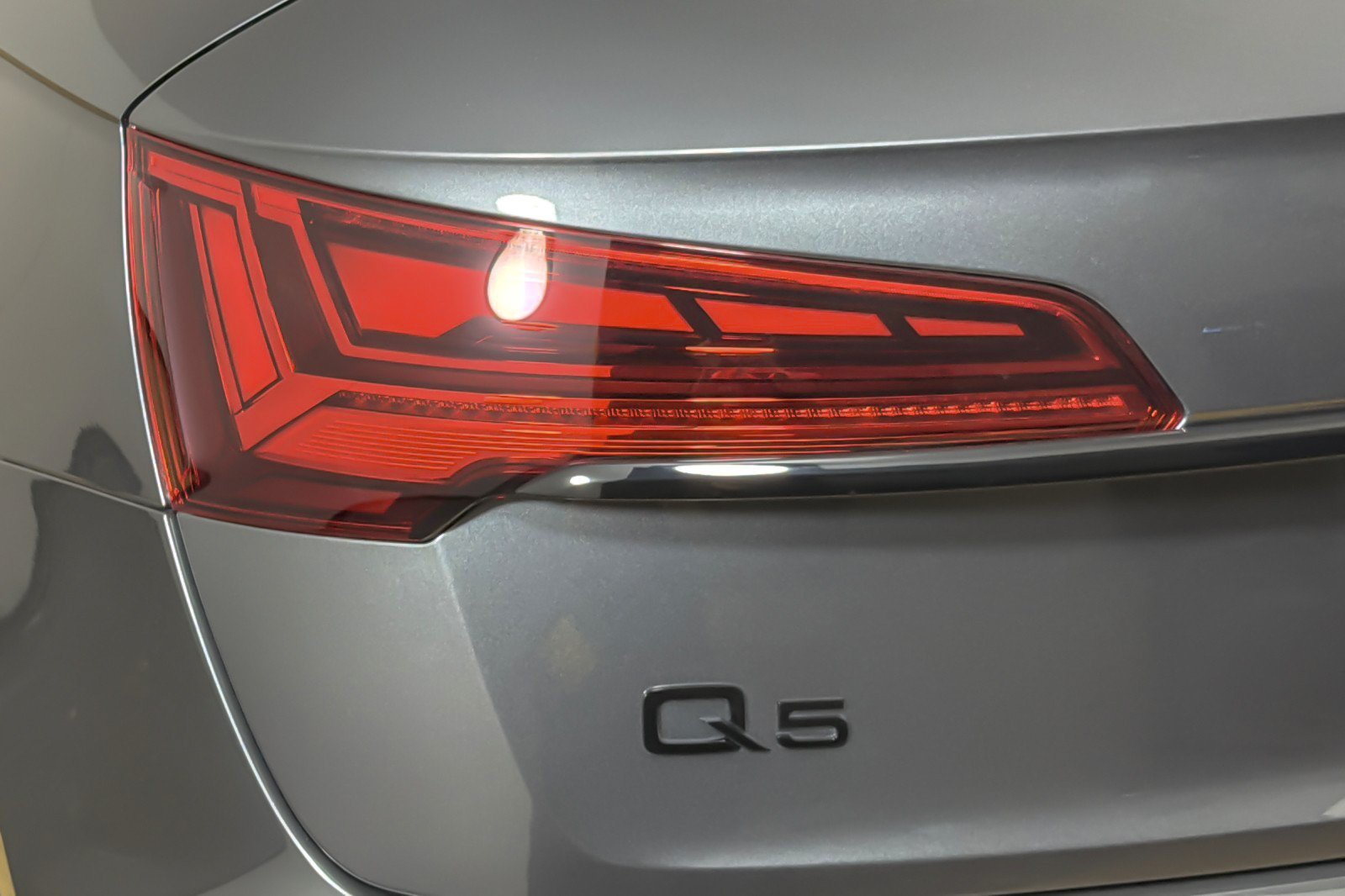 Used 2023 Audi Q5 2.0T Premium Plus w/ Premium Plus Package AWD/4WD image 25