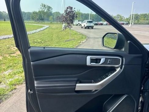 Used 2023 Ford Explorer XLT w/ Equipment Group 202A AWD/4WD image 16