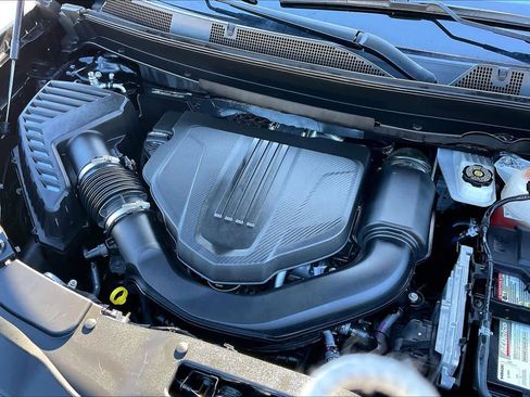 Used 2025 Chevrolet Traverse LT image 30