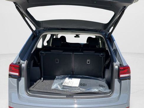 New 2026 Volkswagen Atlas Peak Edition AWD/4WD image 9