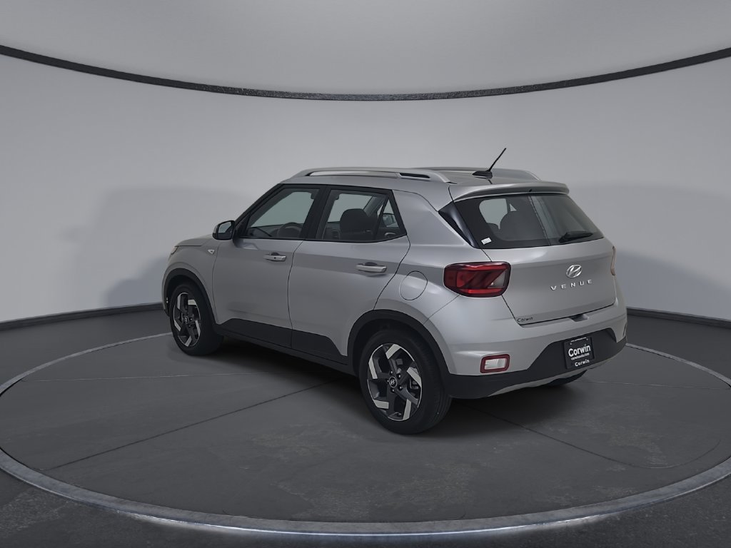 Used 2025 Hyundai Venue SEL FWD image 12