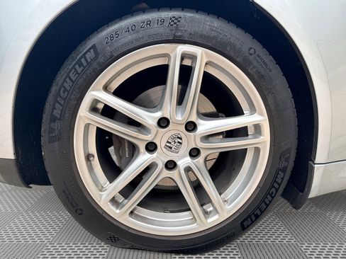 Used 2016 Porsche Panamera 4 AWD/4WD image 30