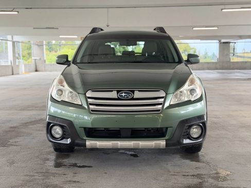 Used 2014 Subaru Outback 2.5i Limited w/ Moonroof Package AWD/4WD image 2