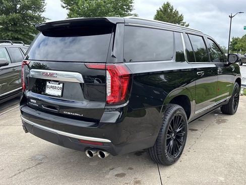 Used 2022 GMC Yukon XL Denali AWD/4WD image 3