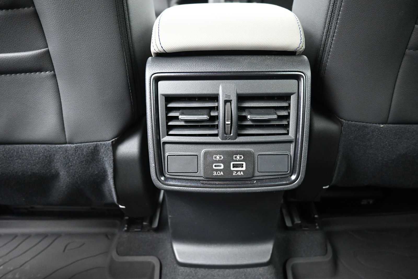 Used 2025 Subaru Forester Limited AWD/4WD image 13