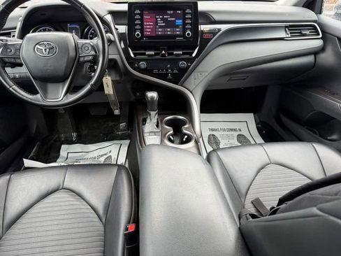 Used 2024 Toyota Camry SE image 10