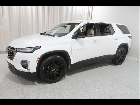 Used 2022 Chevrolet Traverse LS w/ LPO, Black Accent Package AWD/4WD image 3