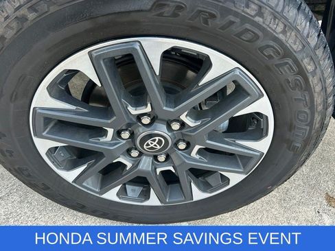 Used 2025 Toyota Tundra Limited AWD/4WD image 5