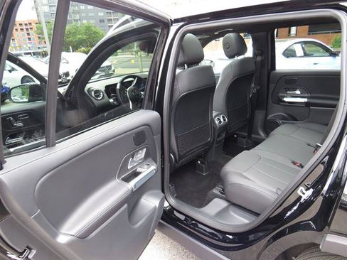 Used 2026 Mercedes-Benz GLB 250 4MATIC image 19