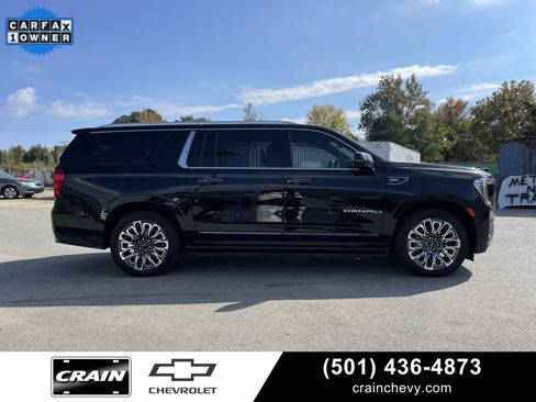Used 2023 GMC Yukon XL Denali Ultimate image 9