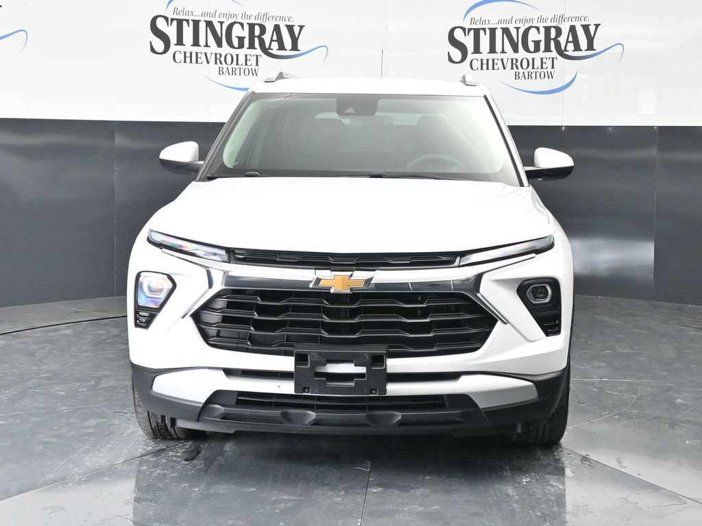 Used 2025 Chevrolet TrailBlazer LT FWD image 2
