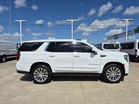 Used 2023 GMC Yukon Denali w/ LPO, Floor Liner Package AWD/4WD image 17