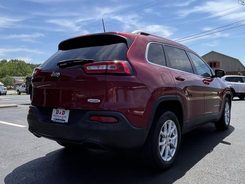 Used 2017 Jeep Cherokee Latitude FWD image 23