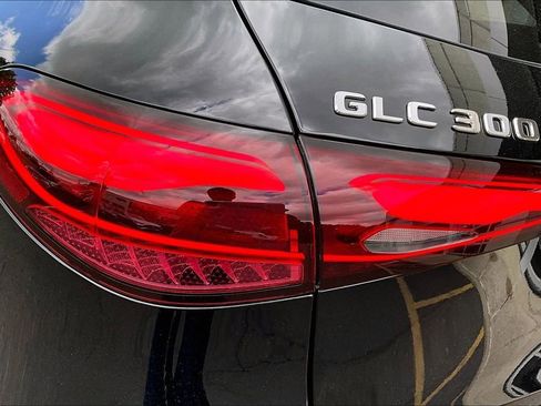 Used 2024 Mercedes-Benz GLC 300 4MATIC image 32