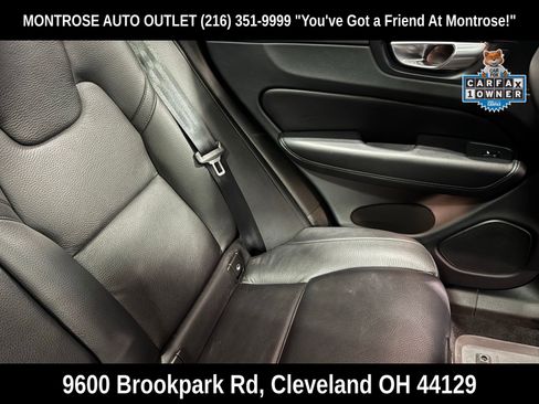 Used 2023 Volvo XC60 B5 Plus image 31