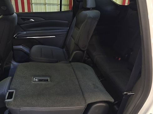 New 2026 Chevrolet Traverse LT w/ Sun and Wheel Package AWD/4WD image 13