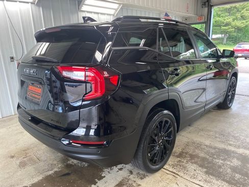 Used 2023 GMC Terrain SLE w/ Driver Convenience Package AWD/4WD image 14