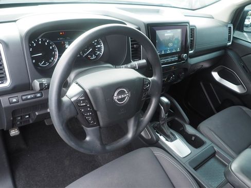 Used 2022 Nissan Frontier SV image 10