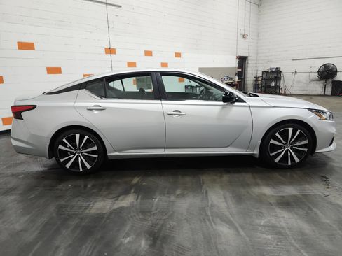 Used 2021 Nissan Altima 2.5 SR image 16