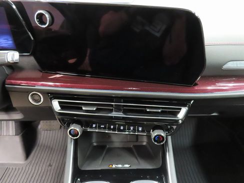 Used 2024 Chevrolet Traverse RS w/ LPO, Floor Liner Package image 14