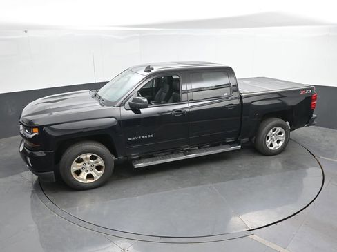 Used 2018 Chevrolet Silverado 1500 LT w/ All Star Edition AWD/4WD image 32