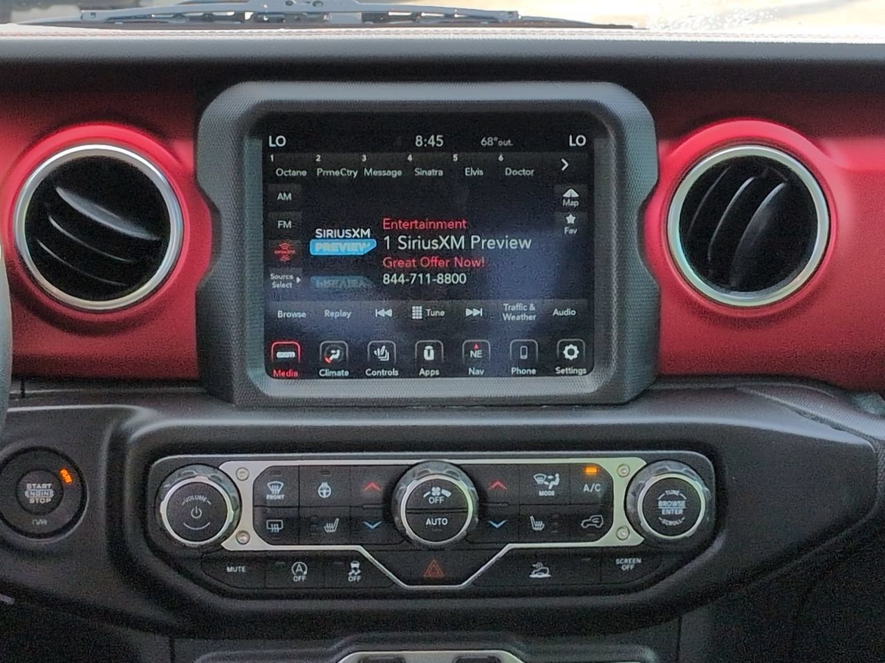 Used 2022 Jeep Gladiator Rubicon w/ LED Lighting Group AWD/4WD image 18