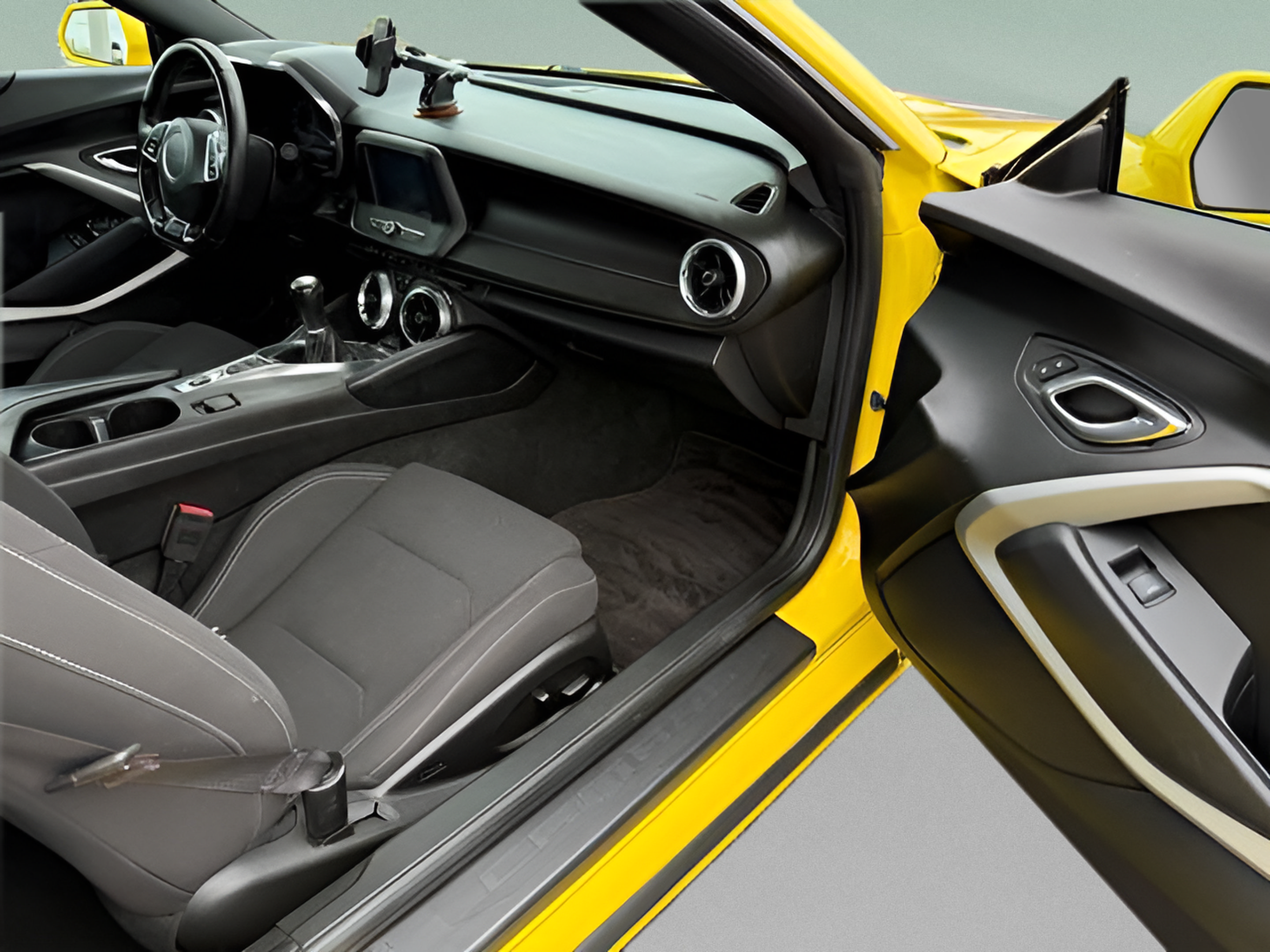 Used 2017 Chevrolet Camaro LT RWD image 10