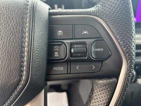 Used 2024 Toyota Tacoma SR5 AWD/4WD image 28