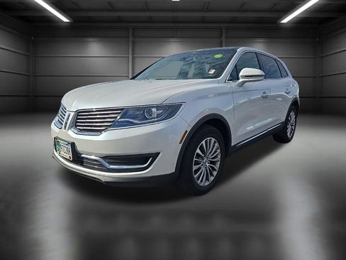 Used 2016 Lincoln MKX Select image 4
