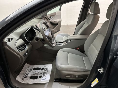 Used 2021 Chevrolet Malibu LT image 15