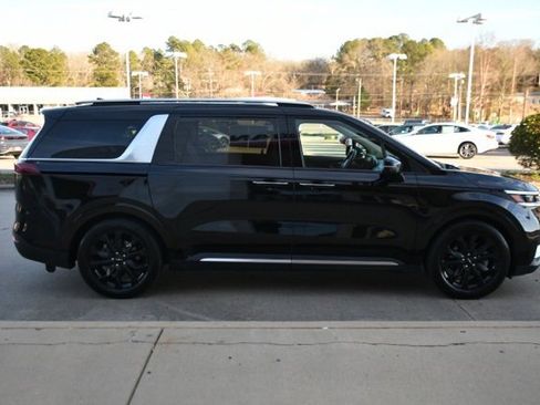 Used 2022 Kia Carnival SX Prestige image 6