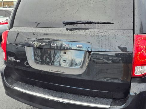 Used 2018 Dodge Grand Caravan SE image 15