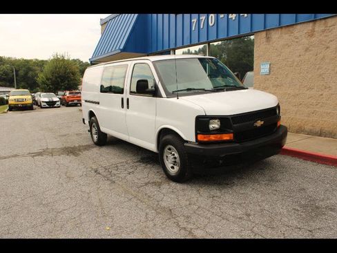 Used 2017 Chevrolet Express 2500 RWD image 1
